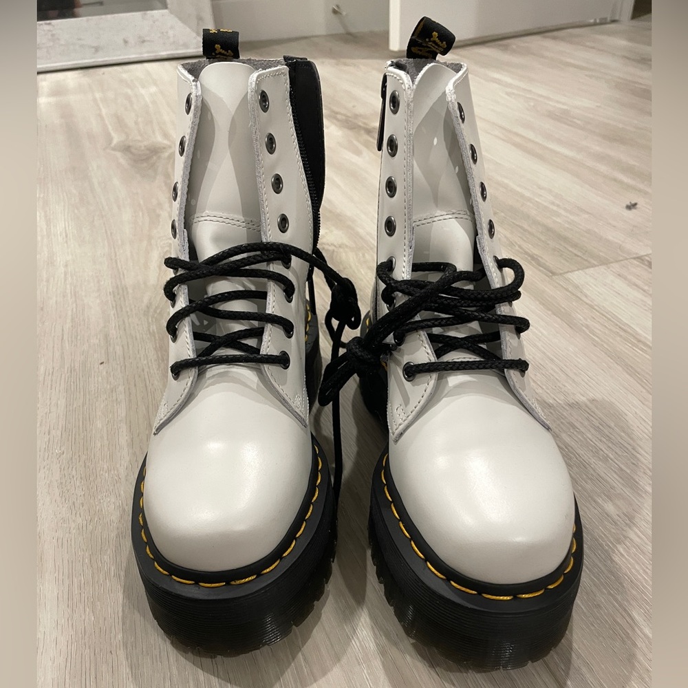 NWOT White Platform Doc Martens